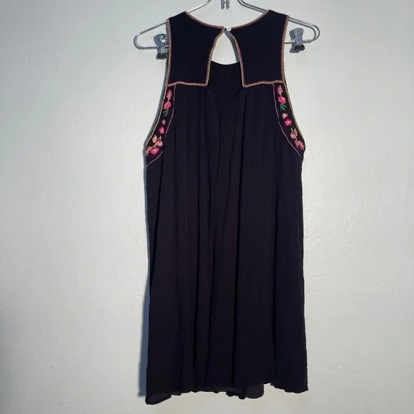 Staccato Dress sz M Black with Floral Embroidered details - Picture 2 of 6
